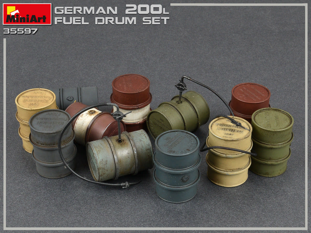 1/35 GERMAN 200L FUEL DRUM SET WW2 35597